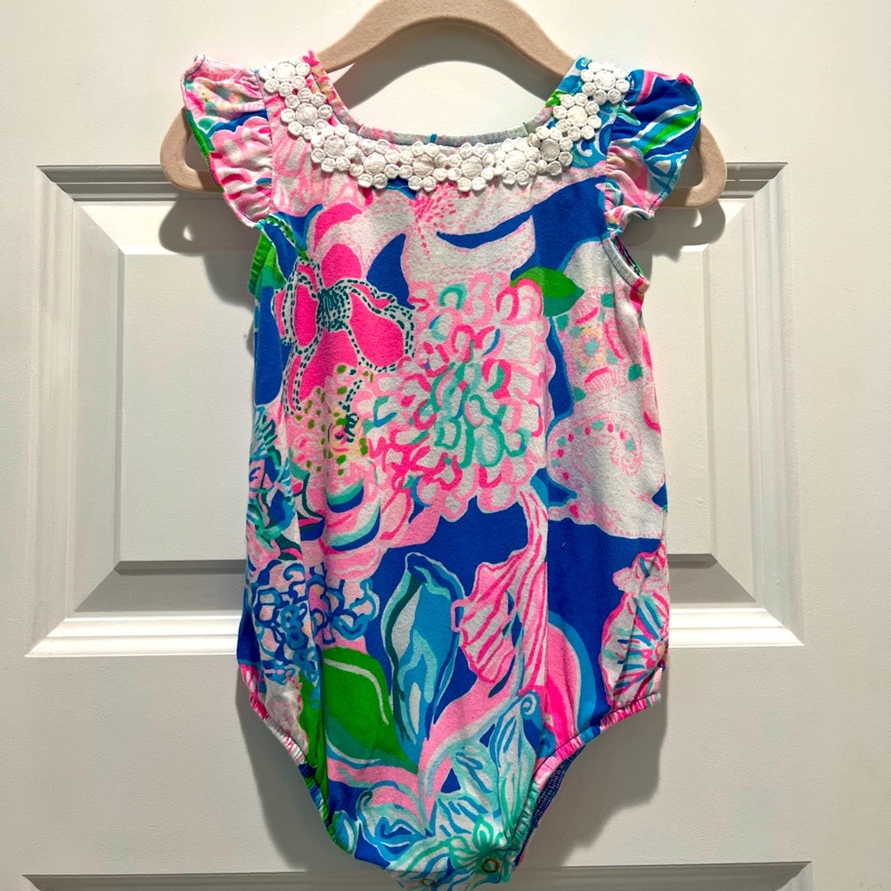 Lilly Pulitzer infant/baby bodysuit; Peony for Your Thoughts print; Size 6-12m